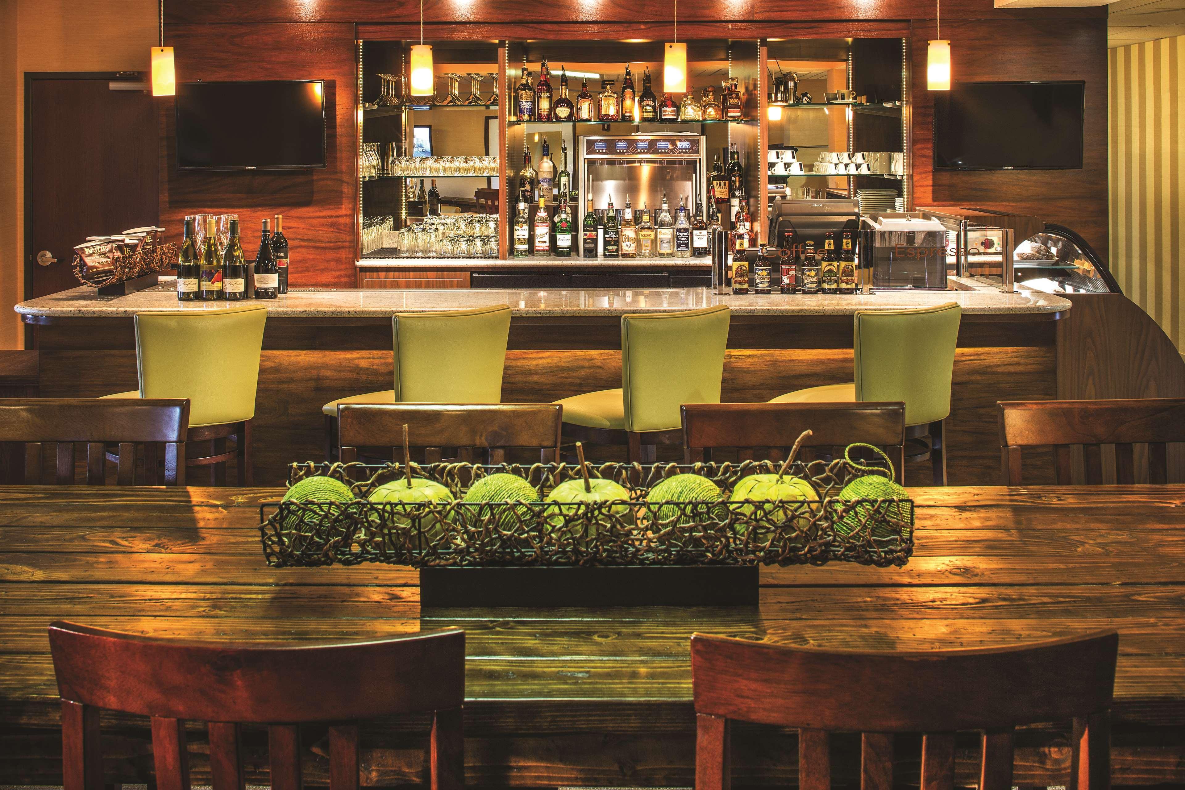 Doubletree By Hilton North Salem Hotell Exteriör bild