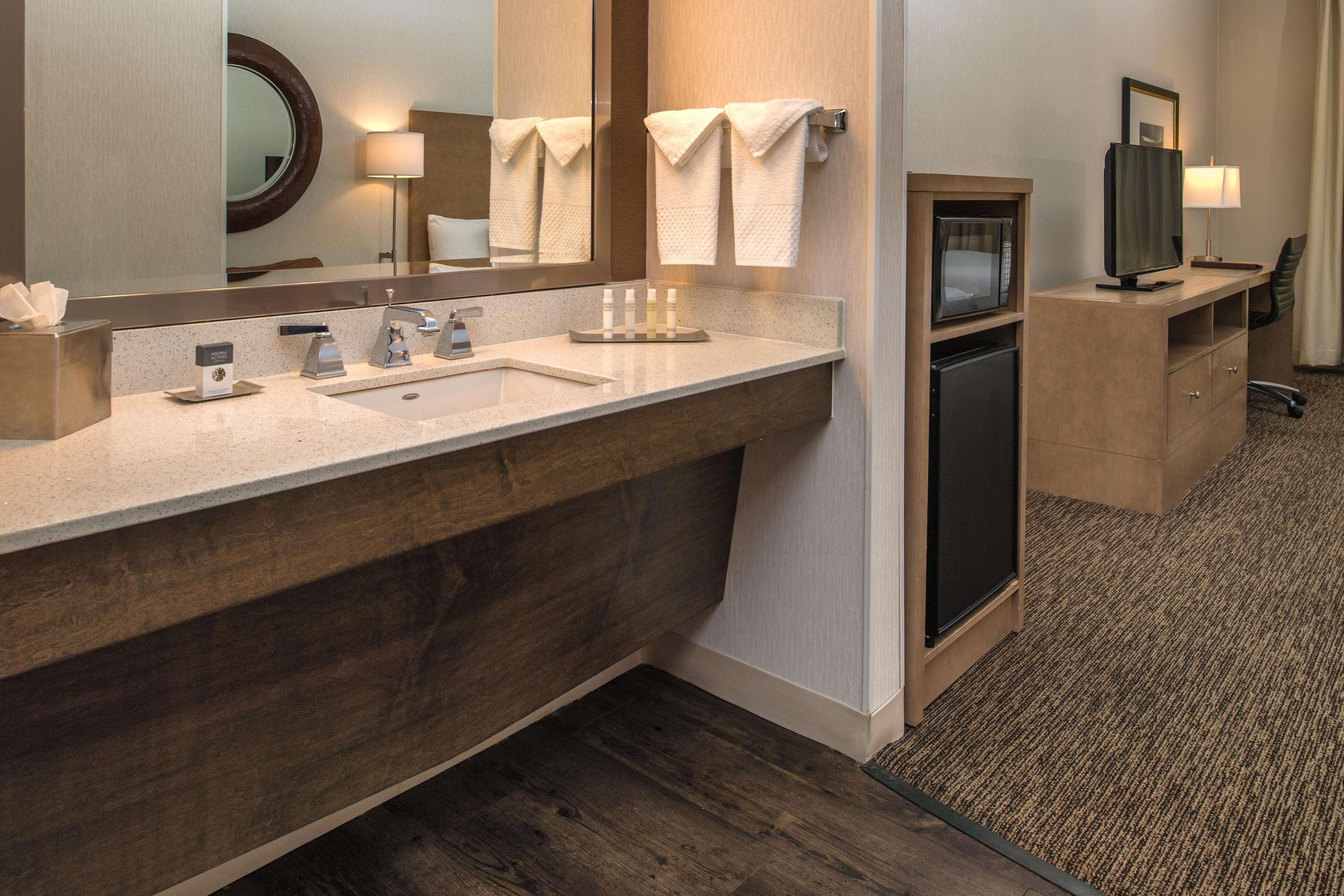 Doubletree By Hilton North Salem Hotell Exteriör bild