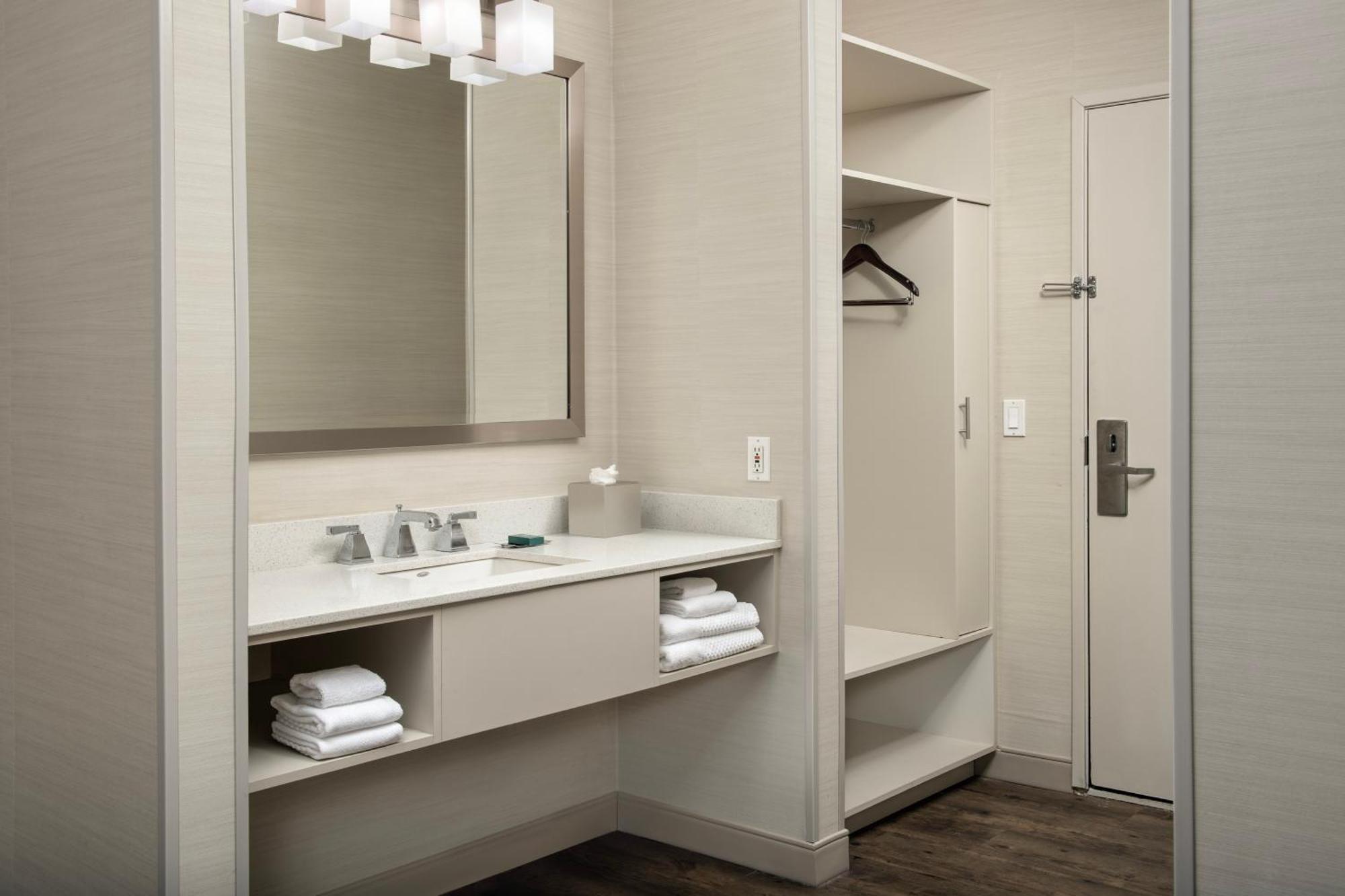 Doubletree By Hilton North Salem Hotell Exteriör bild