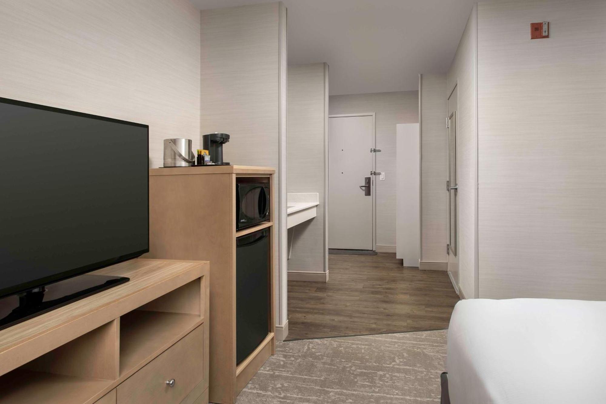 Doubletree By Hilton North Salem Hotell Exteriör bild