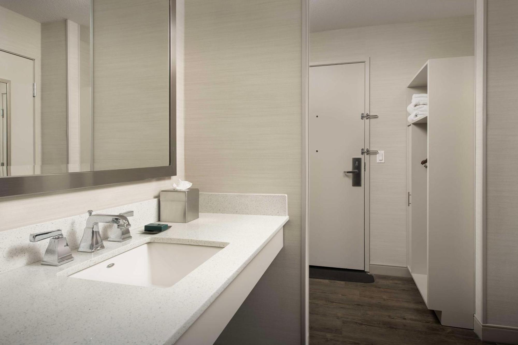 Doubletree By Hilton North Salem Hotell Exteriör bild