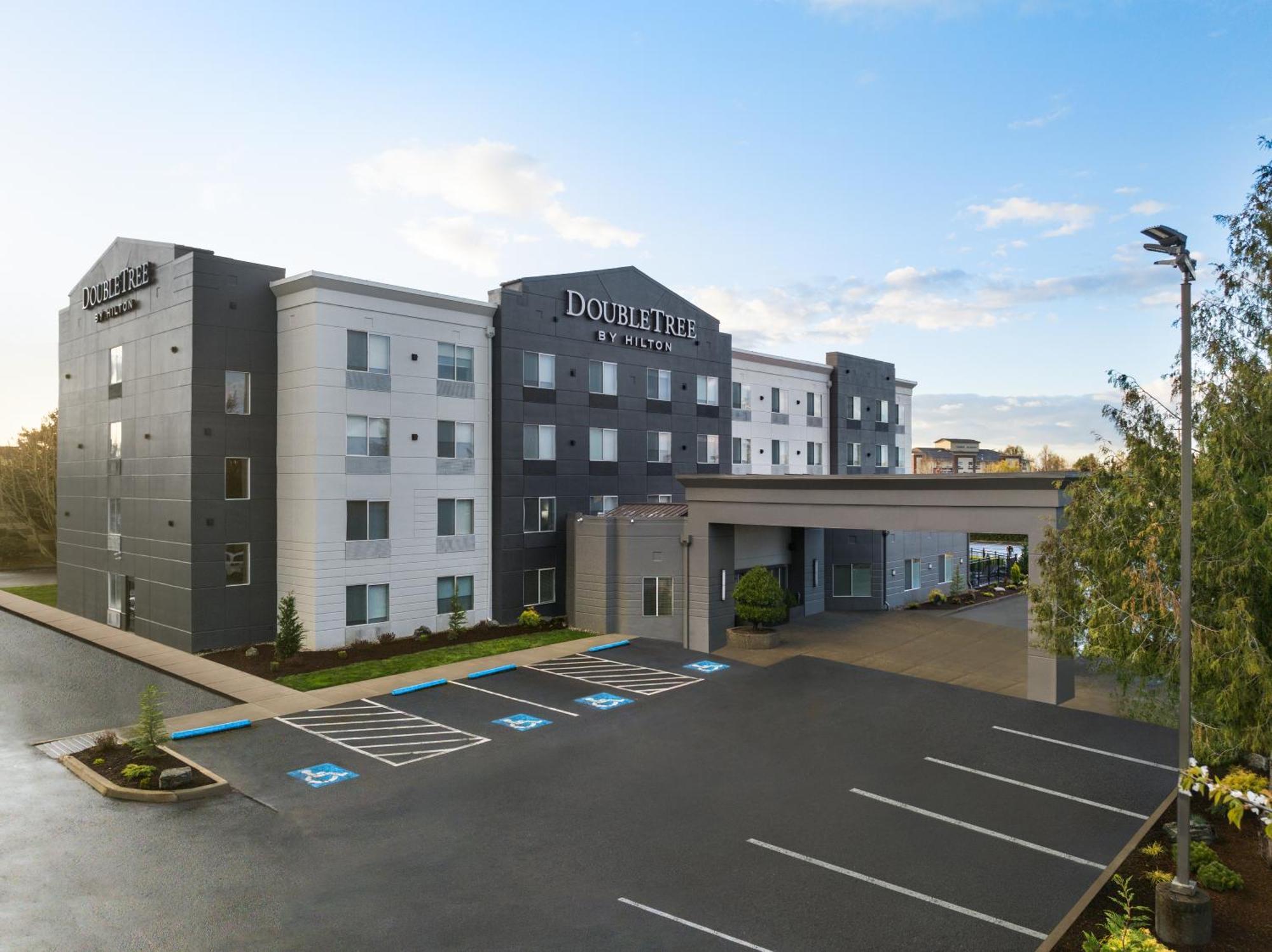 Doubletree By Hilton North Salem Hotell Exteriör bild