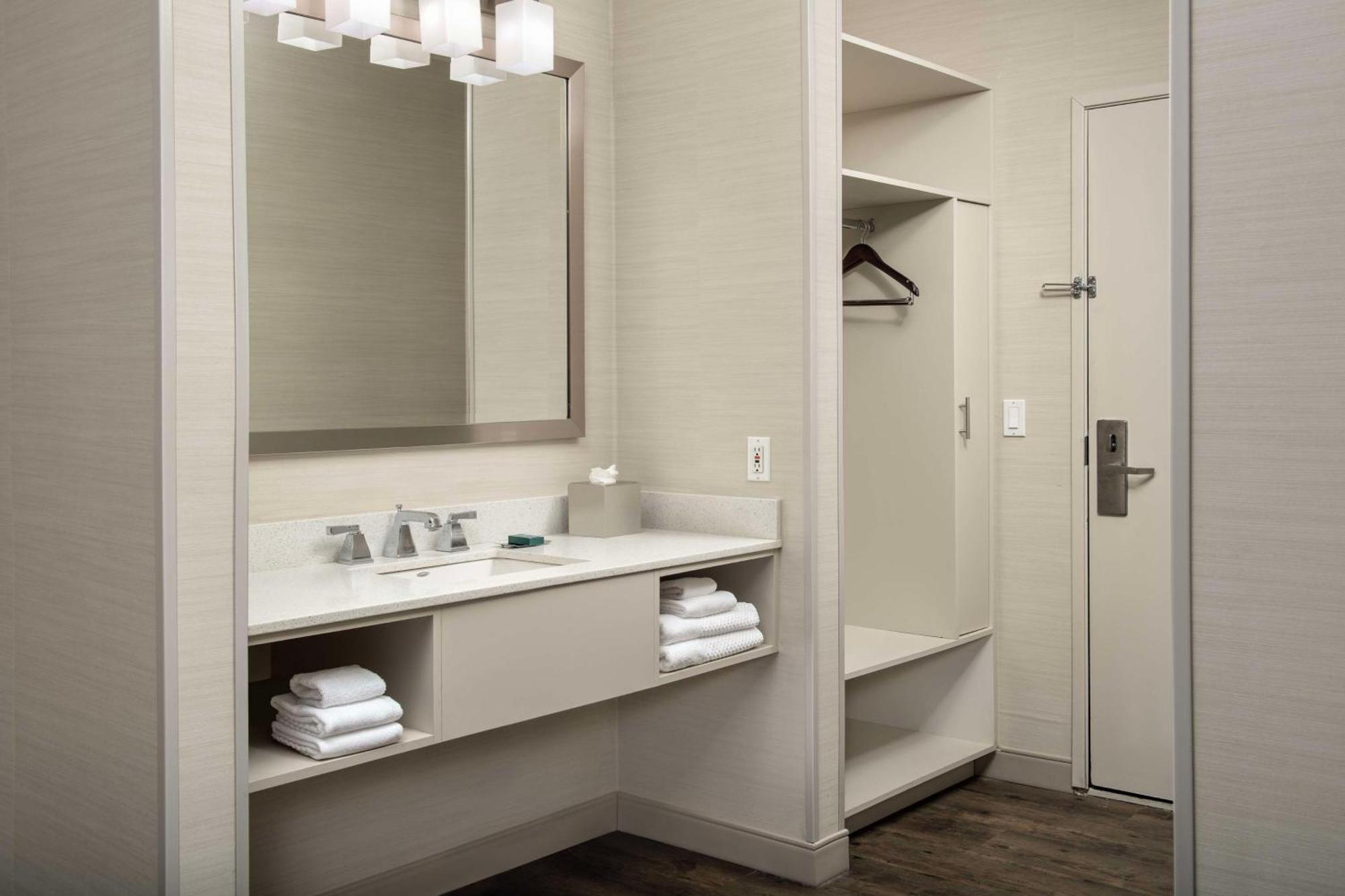 Doubletree By Hilton North Salem Hotell Exteriör bild