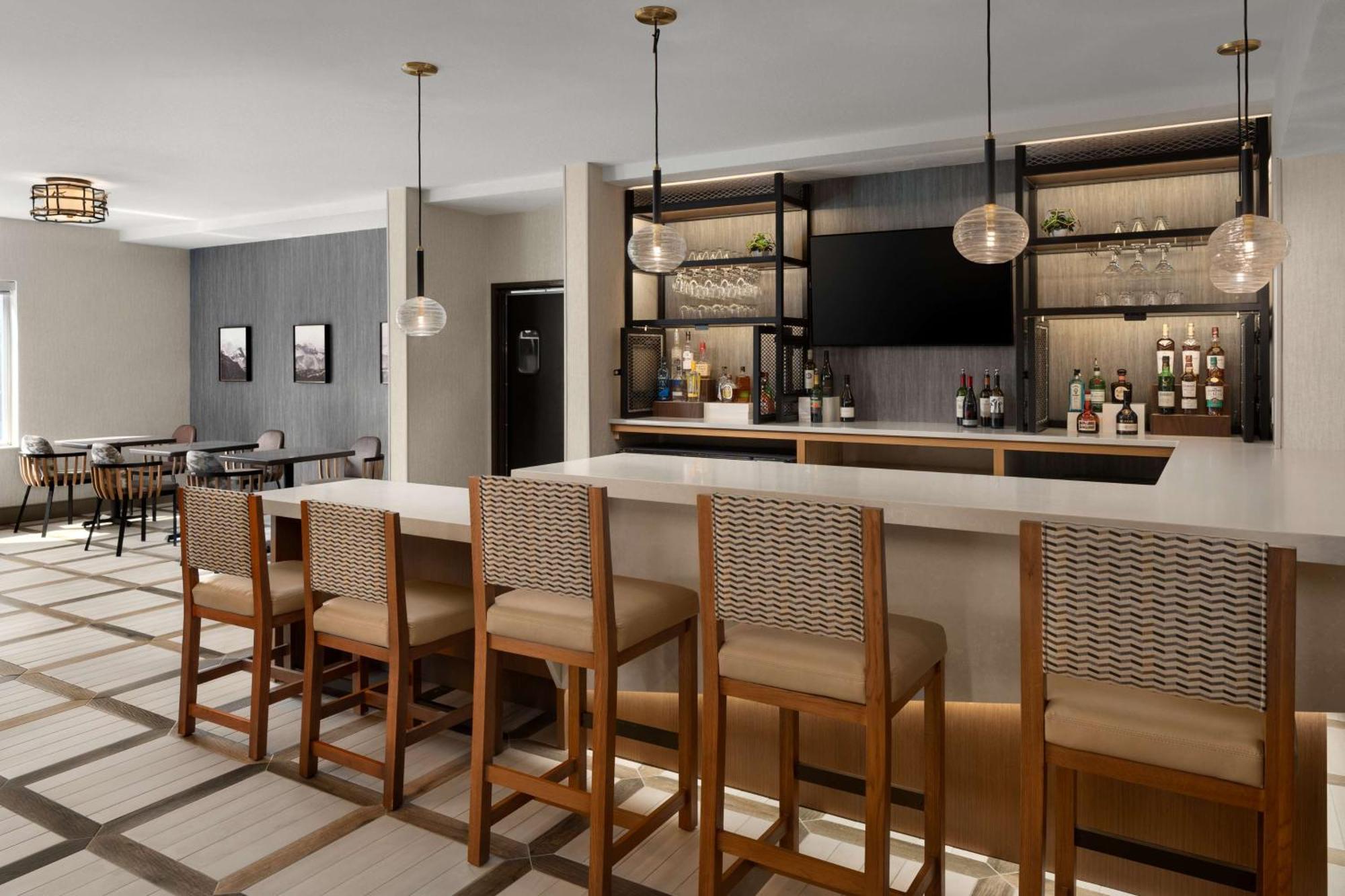 Doubletree By Hilton North Salem Hotell Exteriör bild