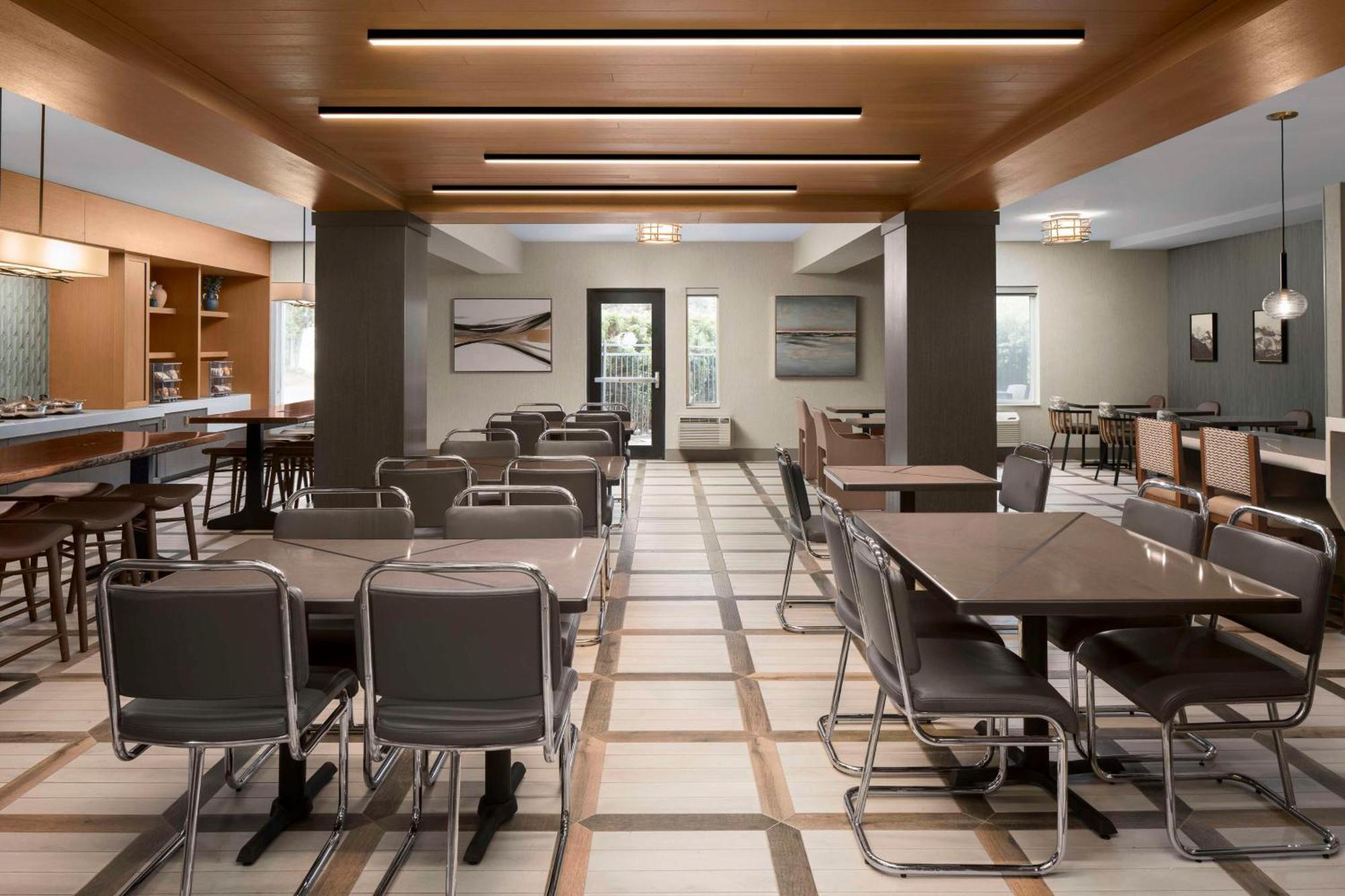 Doubletree By Hilton North Salem Hotell Exteriör bild